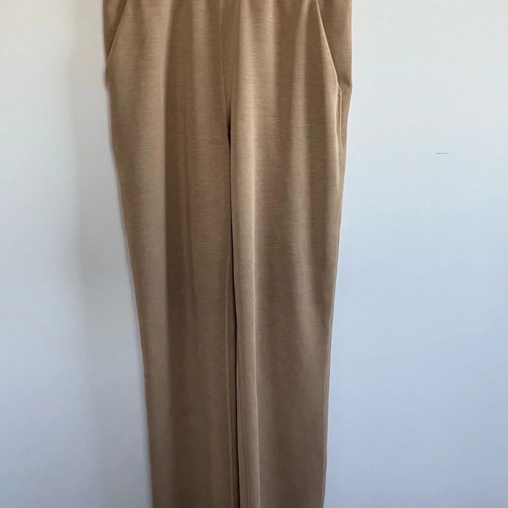 Lululemon Camel High-Waisted Pants - Picture 5 of 9